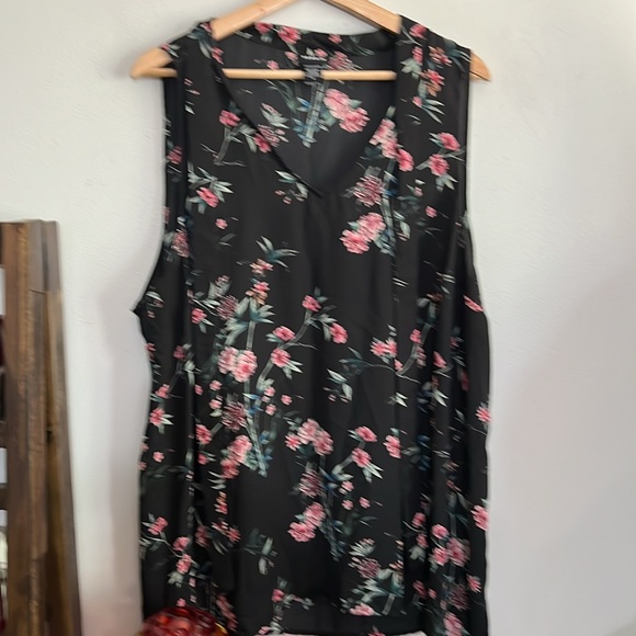 Torrid Plus Size Black Floral Print Georgette Tie Neck Blouse - Picture 3 of 3